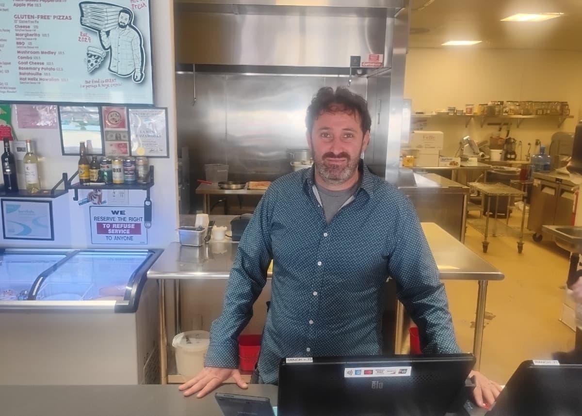 La Mesa Pizzeria Fills a Kosher Niche for East County