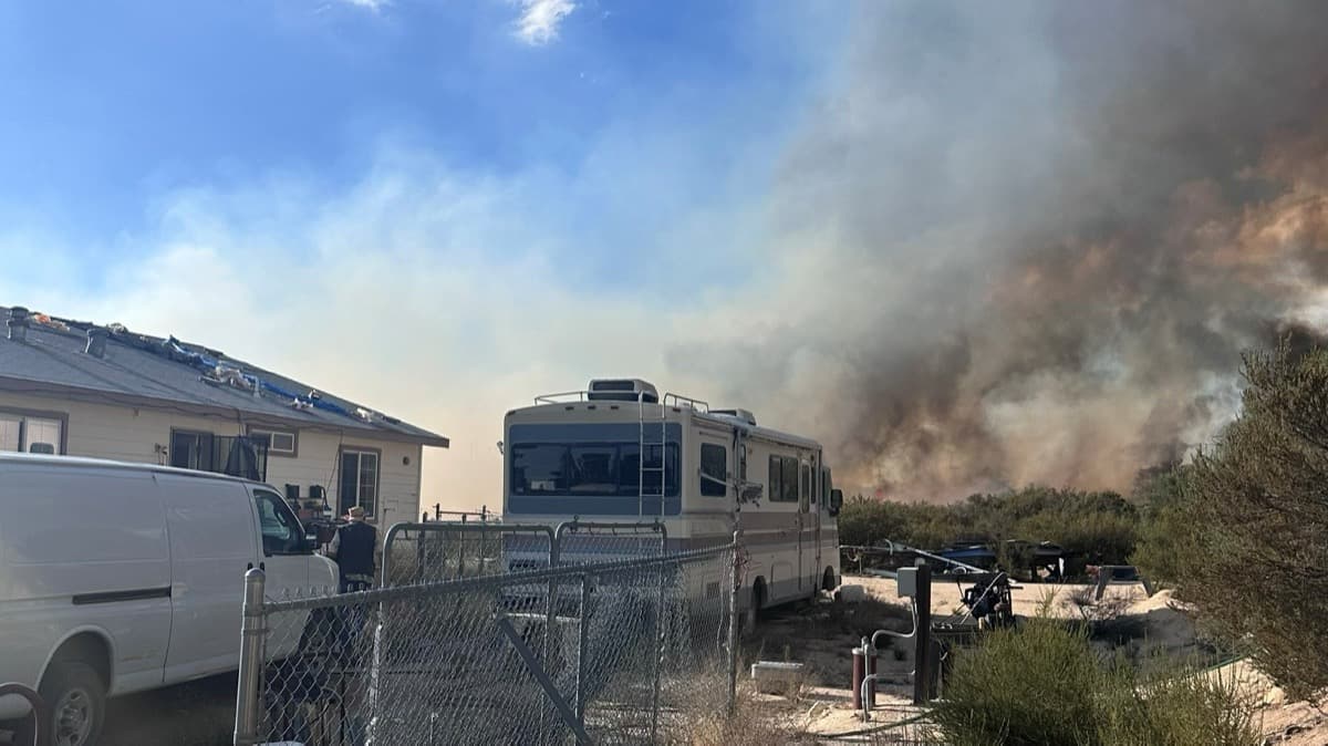 Firefighters and Deputy Rescue Couple as Thorn Fire Closes In